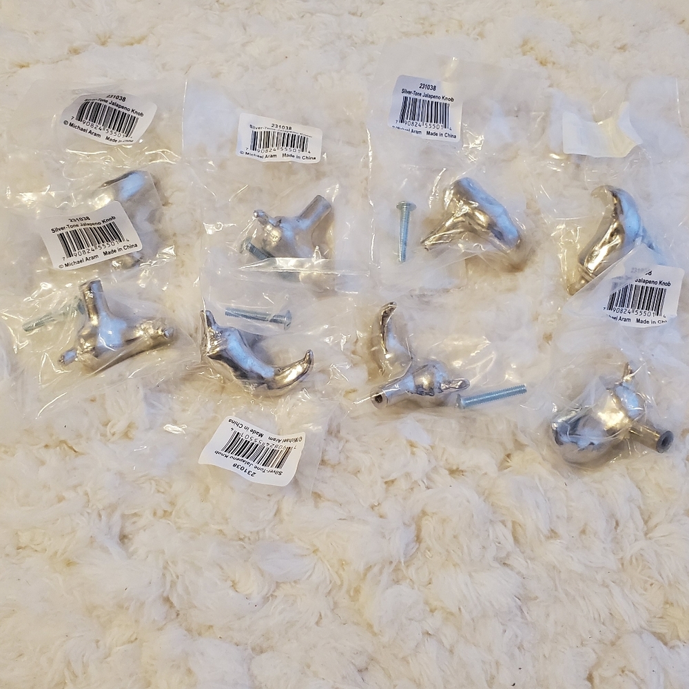 Michael Aram 8 Silver-tone Jalapeño cabinet knobs